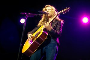 Sheryl Crow at the Bumbershoot Mainstage (Christopher Nelson photo)