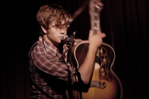 bobby-long-hotel-cafe Bobby Long (photo: W3 Public Relations)