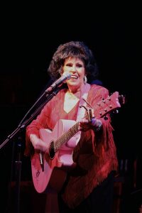 Wanda Jackson at Tractor Tavern (photo: www.faustomatic.com)