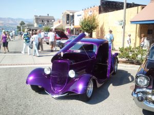 2011-09-10-122714 Street rods, a frequent sight in Chelan (photo: Gene Stout)