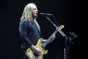 alice-in-chains-031 Jerry Cantrell of Alice in Chains (photo: Alex Crick)
