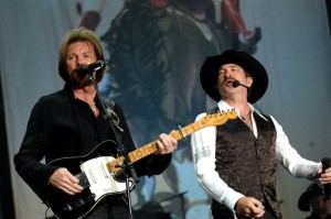 L-R: Ronnie Dunn and Kix Brooks (photo: Darrell M. Westmoreland)