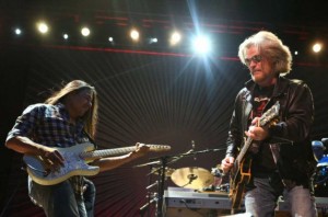 Daryl Hall, right (photo: Josh Trujillo)