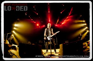 Duff McKagan and Loaded (photo: Mike Savoia)