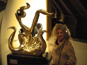 ginny-ruffner-sculpture-marita-holdway-photo Ginny Ruffner with collaborative sculpture (photo: Marita Holdway)