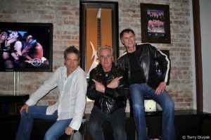heart-dinner-2-photo-terry-divyak L-R: Roger Fisher, Howard Leese and Steve Fossen at the Hard Rock Cafe (photo: Terry Divyak)