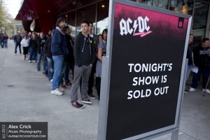 Fans lined up for Hell's Belles (photo: Alex Crick)