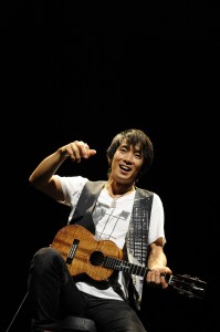 Jake Shimabukuro (photo: Ryota Mori)