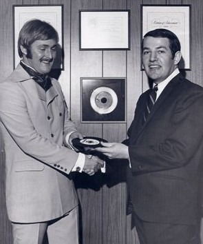 jeff-afdem-jerry-dennon-1968-jpeg1 Jeff Afdem (left) of The Springfield Rifle and Jerry Dennon (photo courtesy of Jerry Dennon)