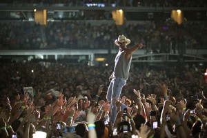 Kenny Chesney (photo: Jill Trunnell)