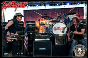 nugent082410_0043 Ted Nugent band (photo: Mike Savoia)
