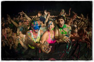 Crowd at Main Stage (photo: Mike Savoia)