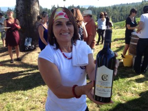 sue-farro-serves-rock-star-red-at-phelps-creek-vineyards Sue Farro serves Rock Star Red (photo: Gene Stout)