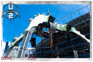 The Claw at Qwest Field (photo: Mike Savoia)